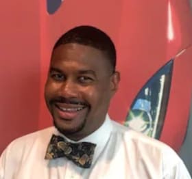 Staff member Kenny Winston from ID_b6474c1478e2