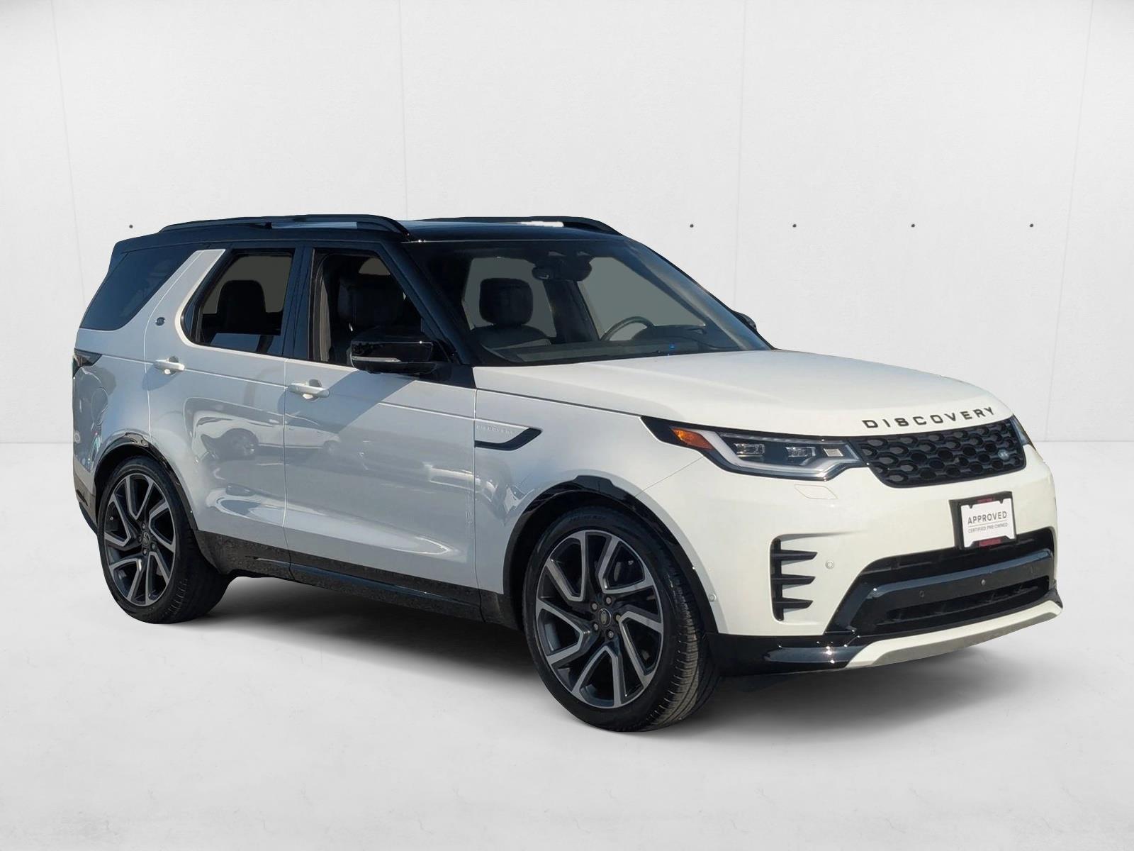 2024 Land Rover Discovery P300 Dynamic SE photo 3