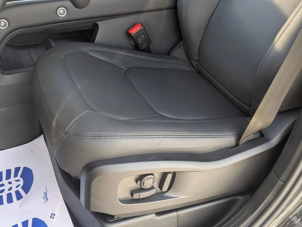 New 2026 Land Rover Defender 110 X-Dynamic SE SUV