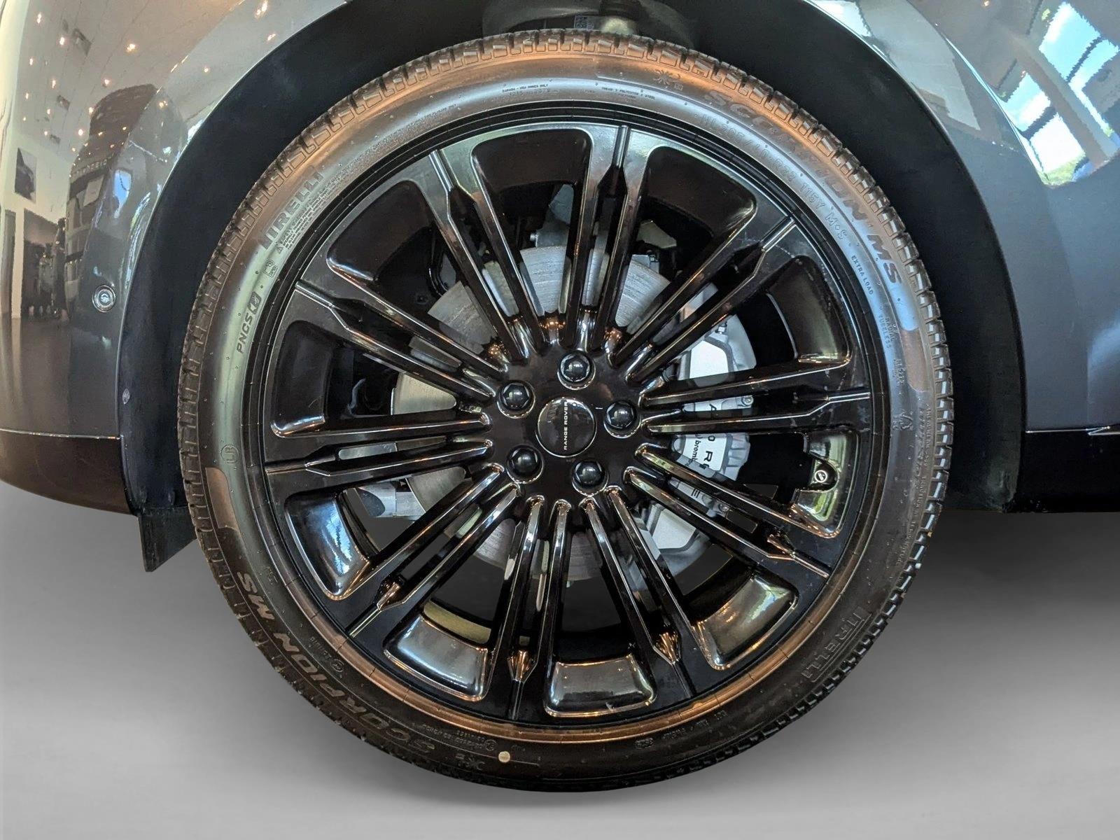 2026 Land Rover Range Rover SE - Photo 9