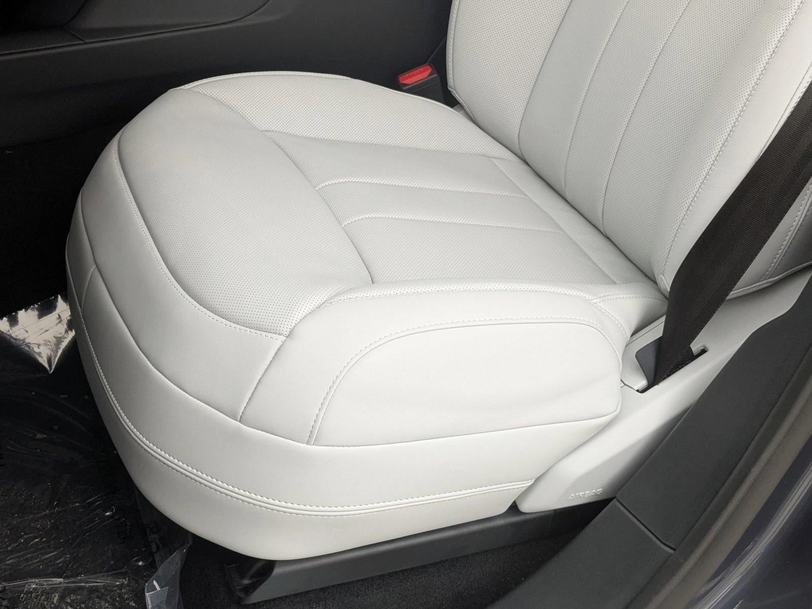 2026 Land Rover Range Rover Sport SE