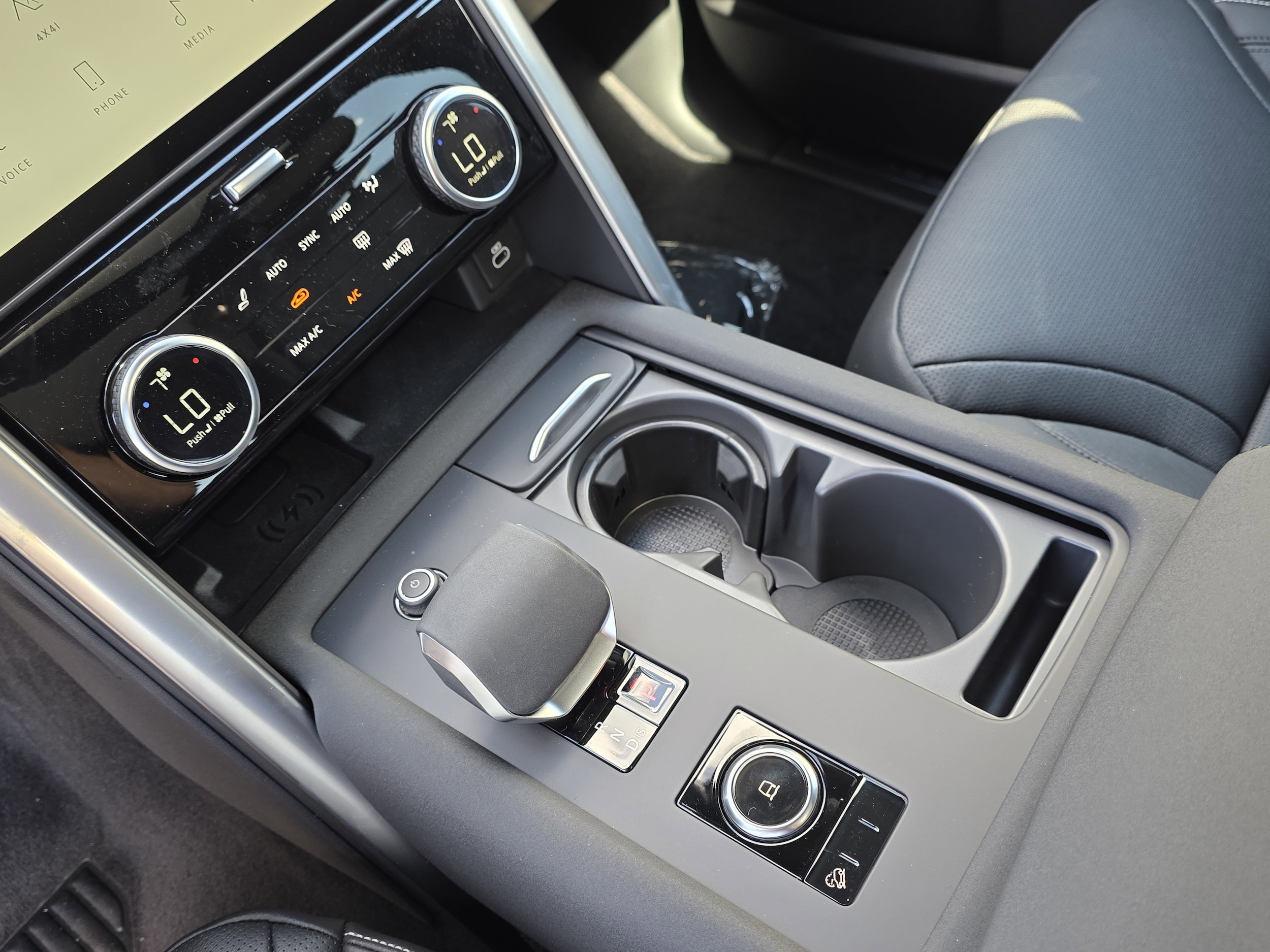 2025 Land Rover Discovery S - Photo 23