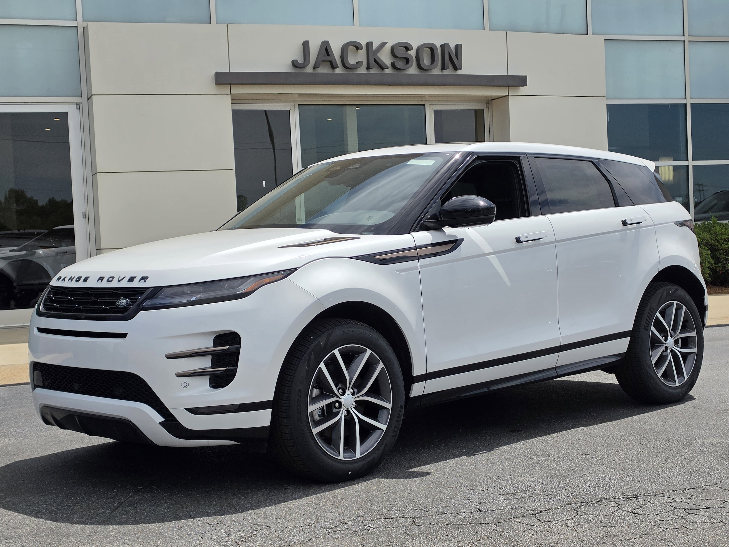 2025 Land Rover Range Rover Evoque Dynamic SE