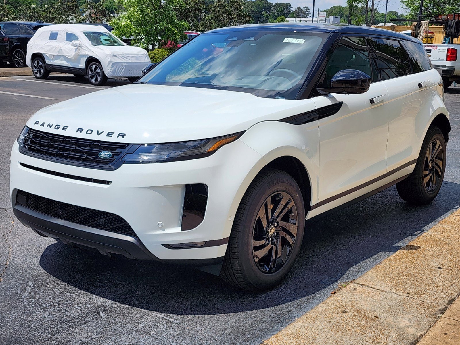 2026 Land Rover Range Rover Evoque S's photo