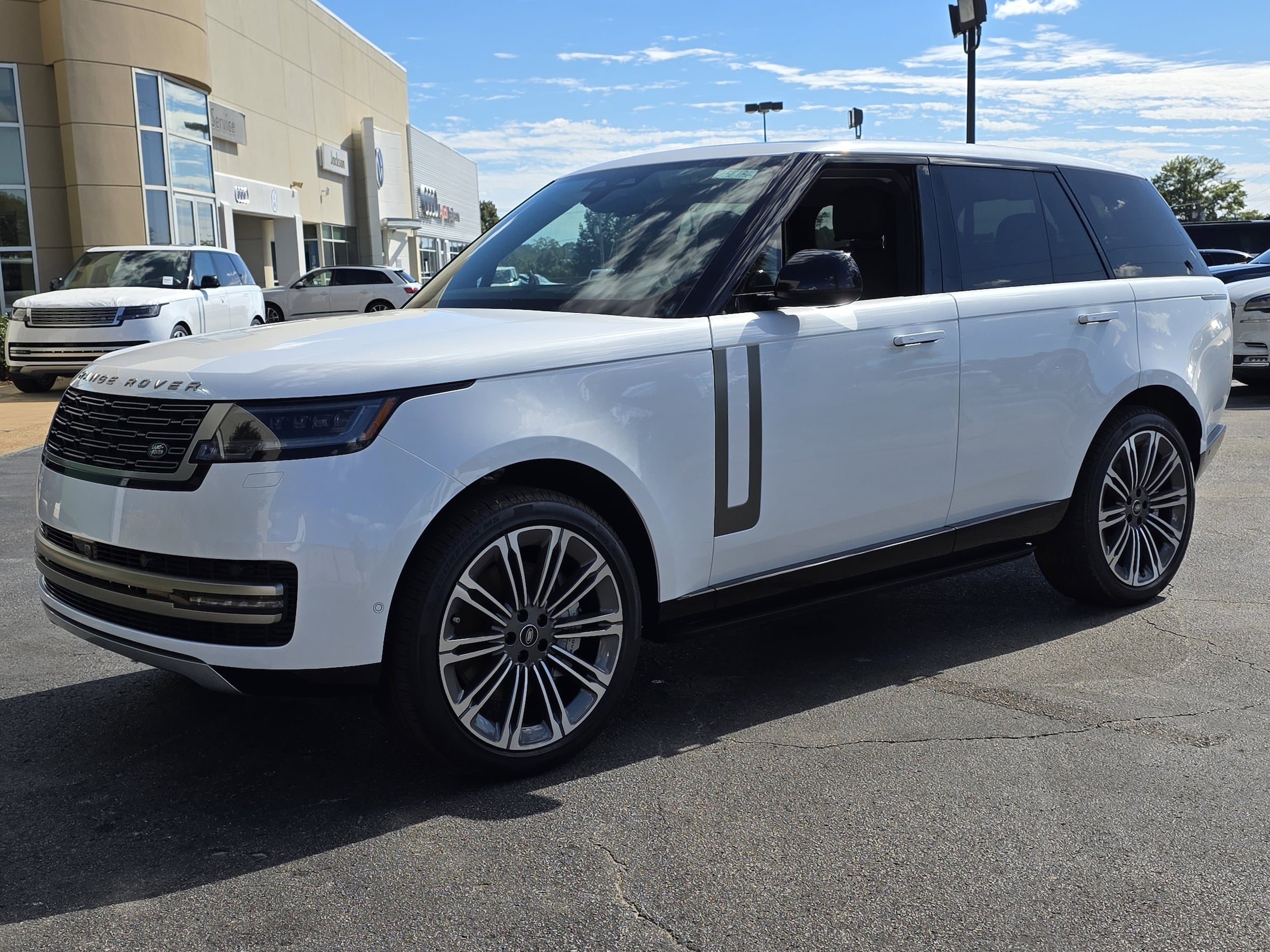 2025 Land Rover Range Rover SE's photo