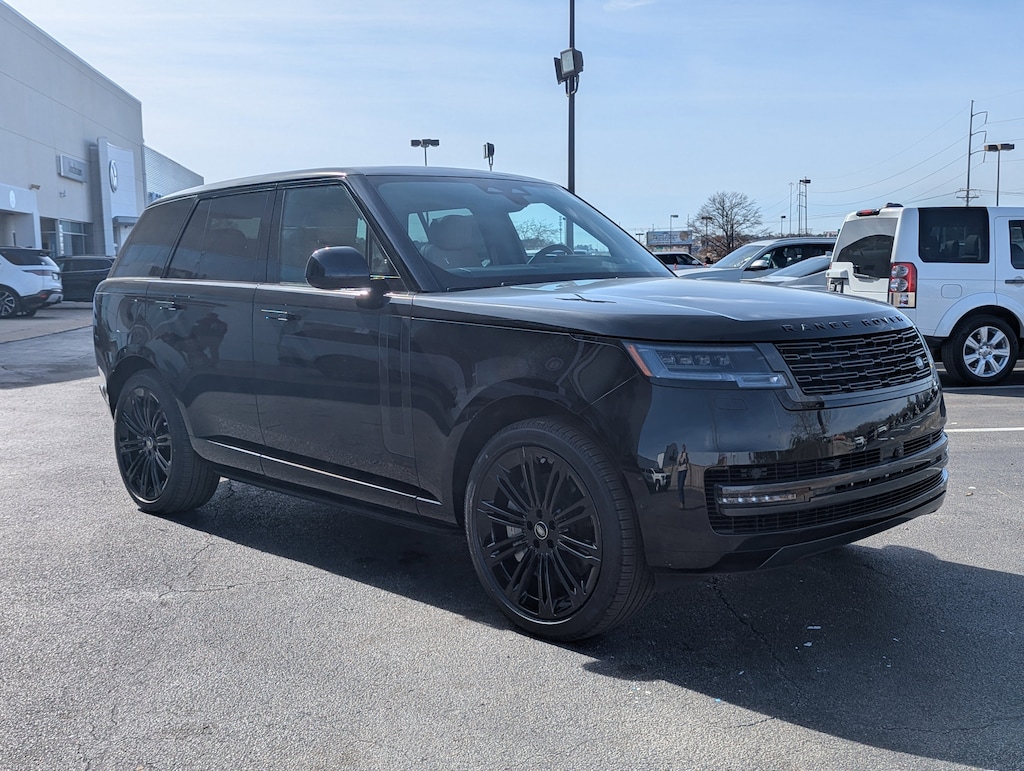 New 2025 Land Rover Range Rover SE SUV