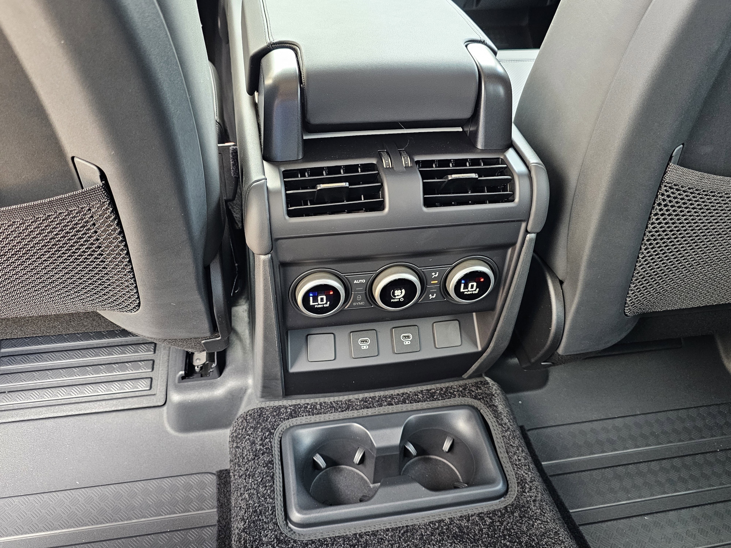 2025 Land Rover Defender S - Photo 19