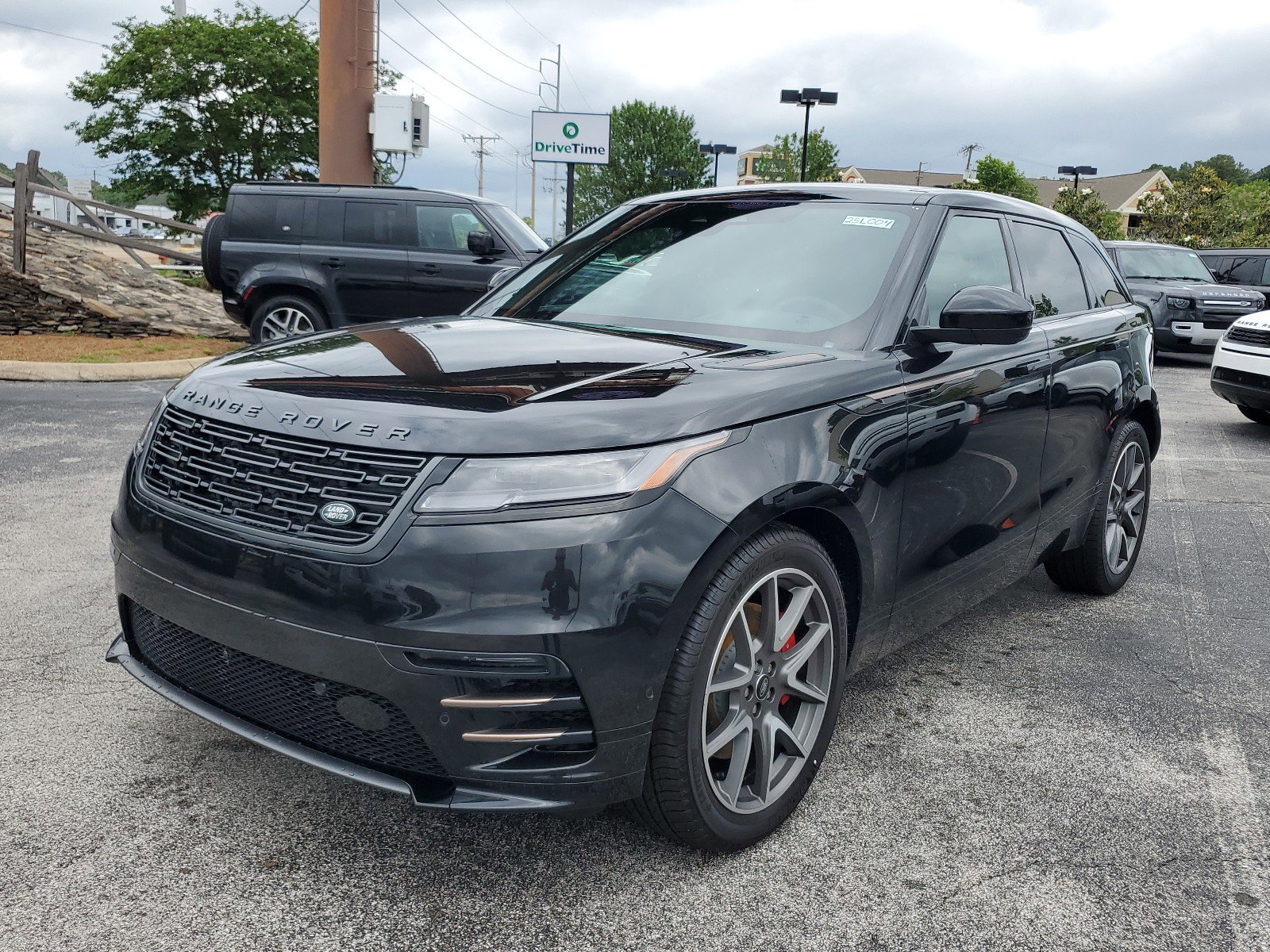 2025 Land Rover Range Rover Velar Dynamic SE's photo