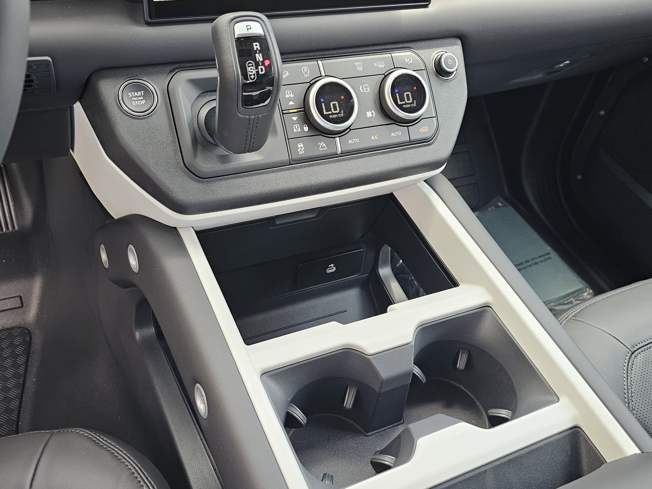 2025 Land Rover Defender S - Photo 21