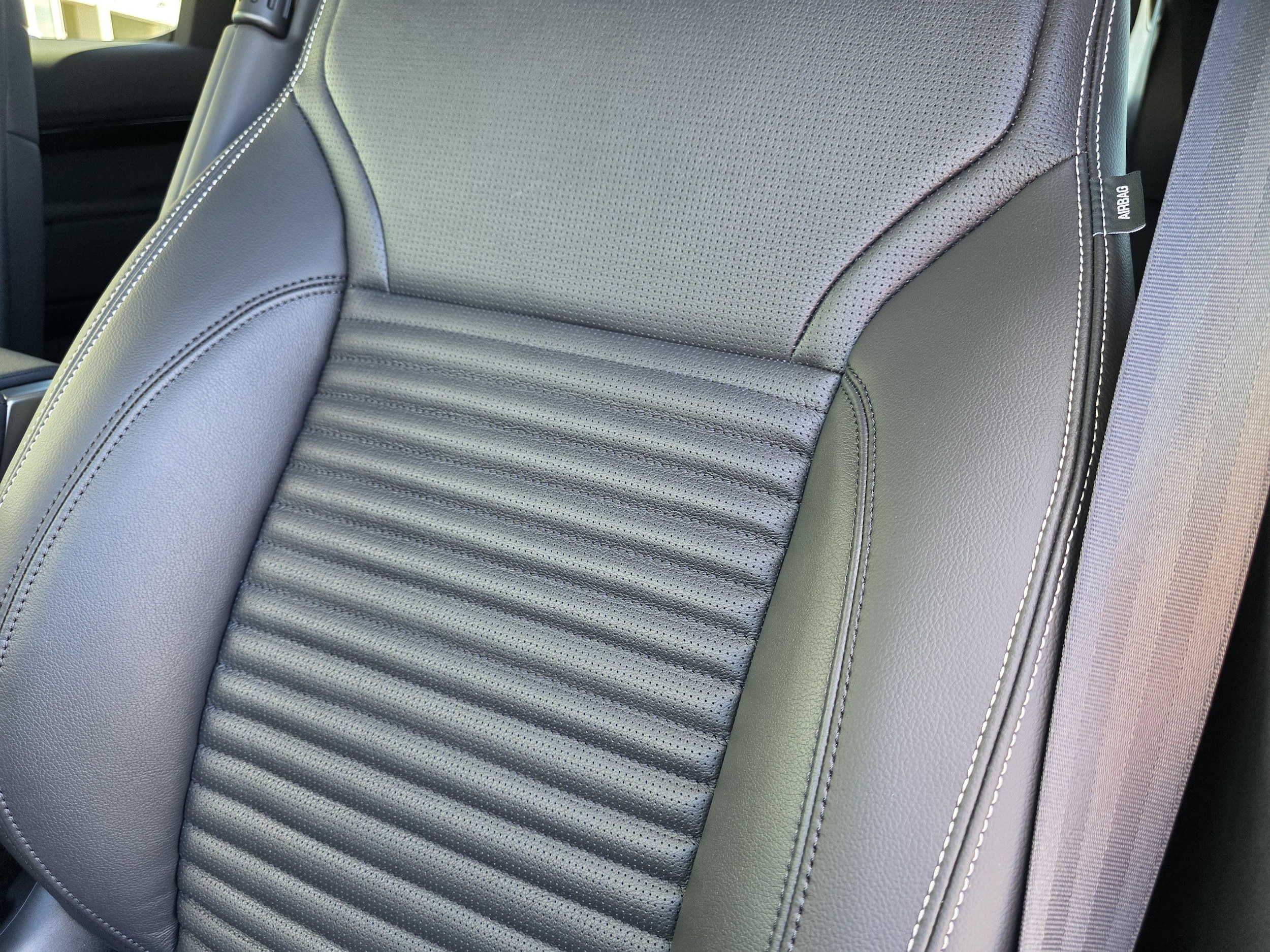 2025 Land Rover Discovery S - Photo 16