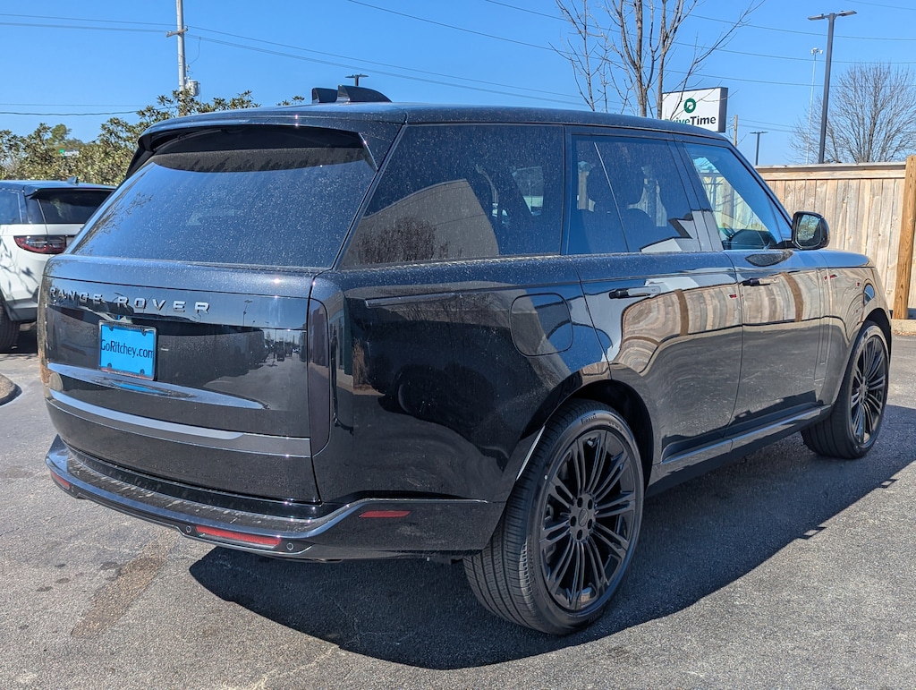 New 2026 Land Rover Range Rover SE SUV