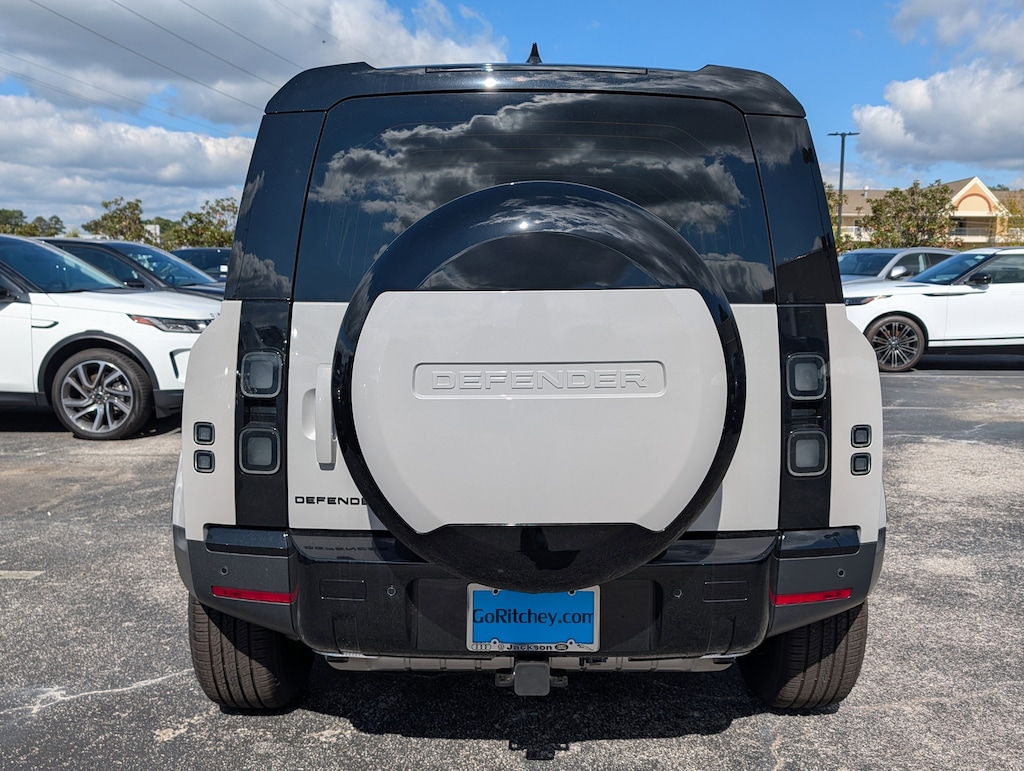 New 2026 Land Rover Defender S 110 P300 S