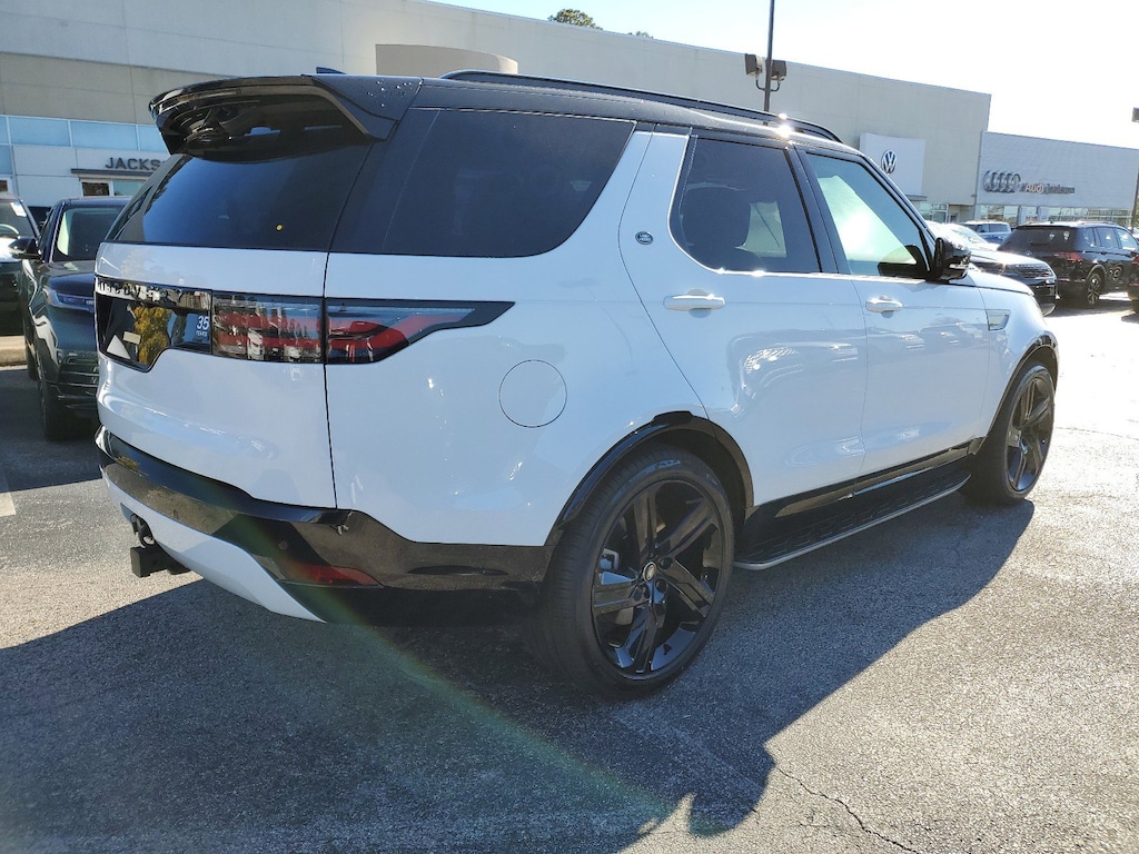 New 2025 Land Rover Discovery Dynamic SE SUV