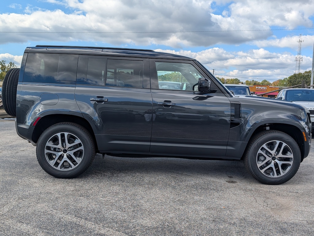 New 2026 Land Rover Defender 110 S 300PS SUV