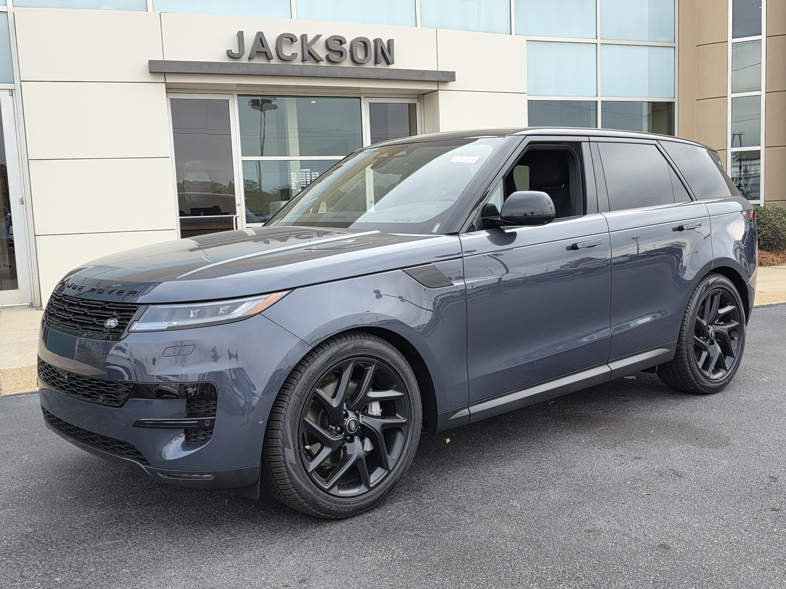 2025 Land Rover Range Rover Sport SE's photo