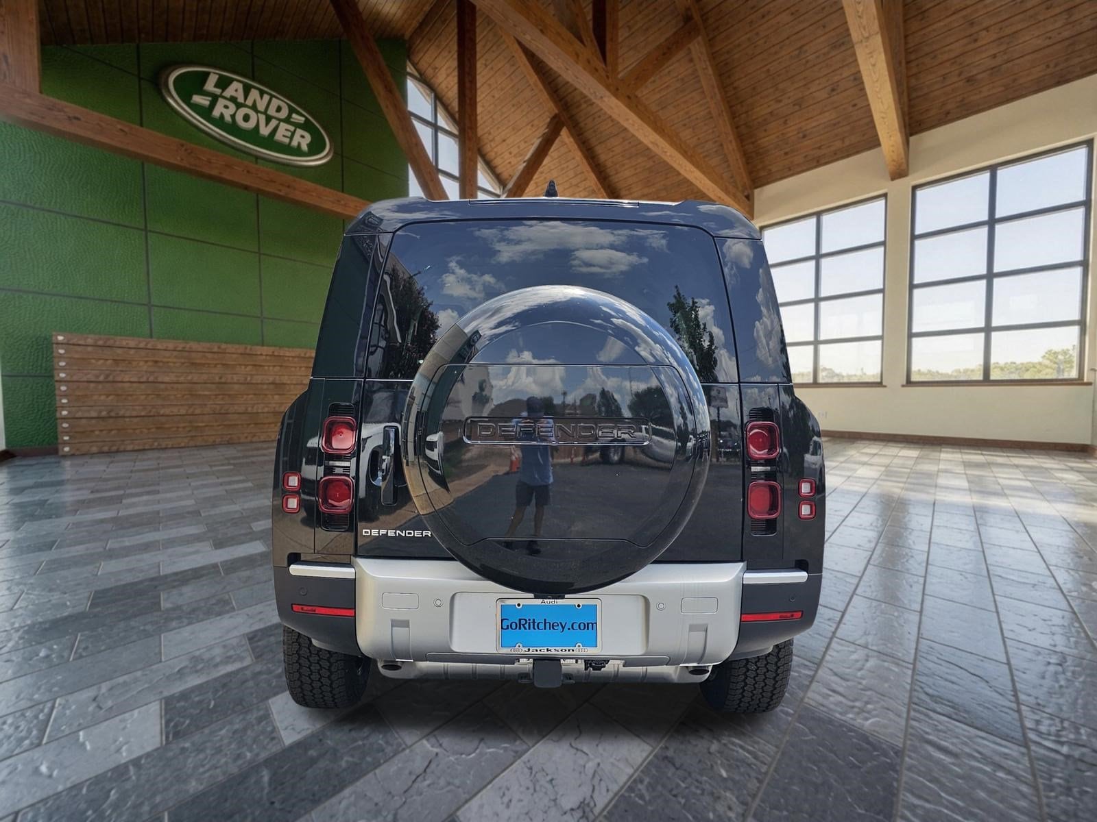 2025 Land Rover Defender S - Photo 6