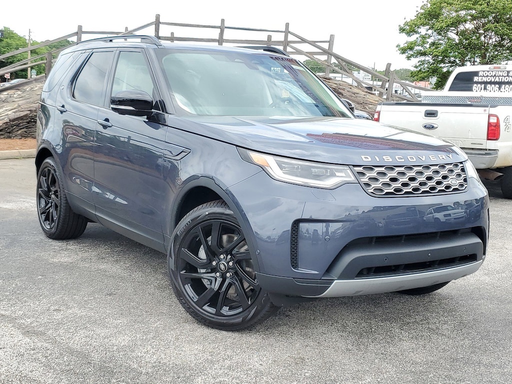 New 2024 Land Rover Discovery S SUV