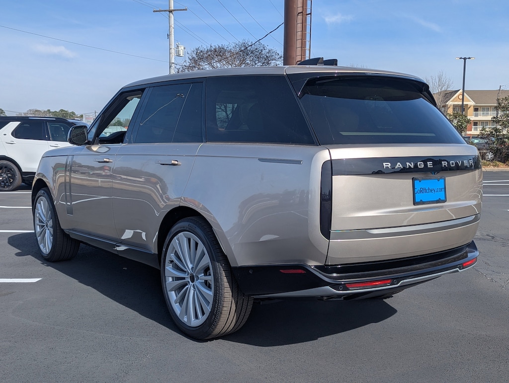 New 2026 Land Rover Range Rover SE SUV