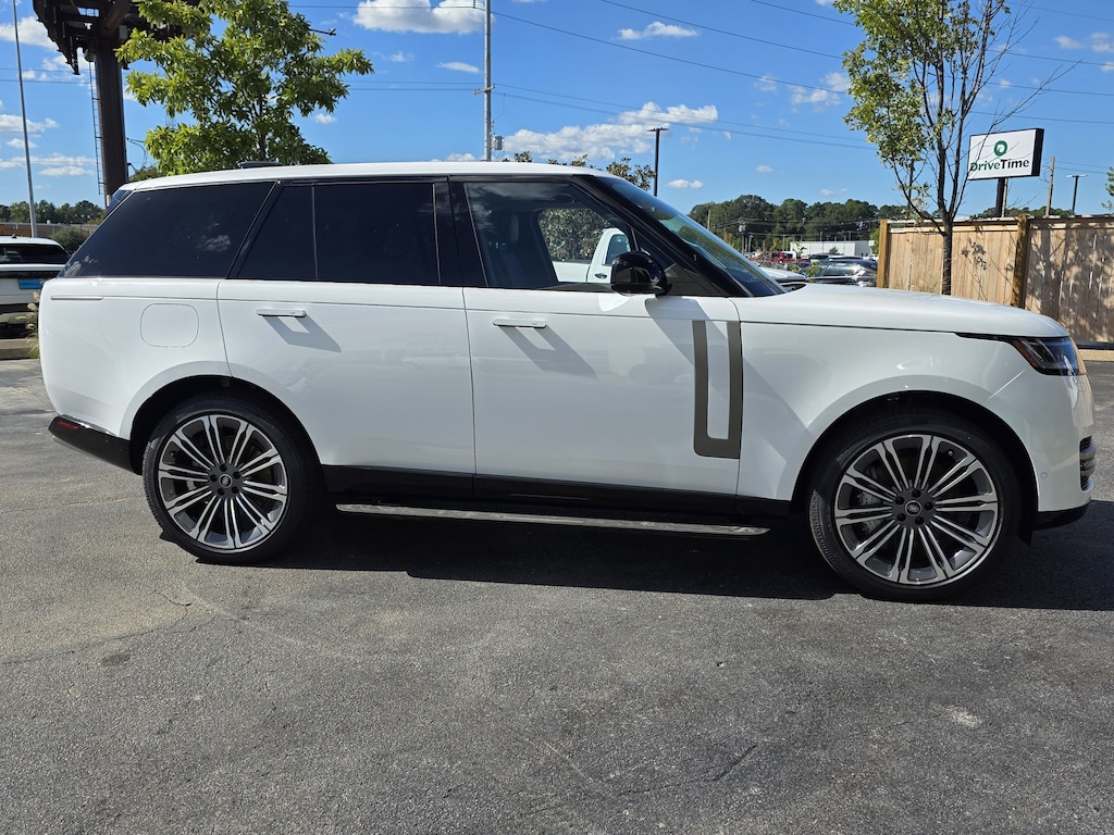 New 2025 Land Rover Range Rover SE SUV