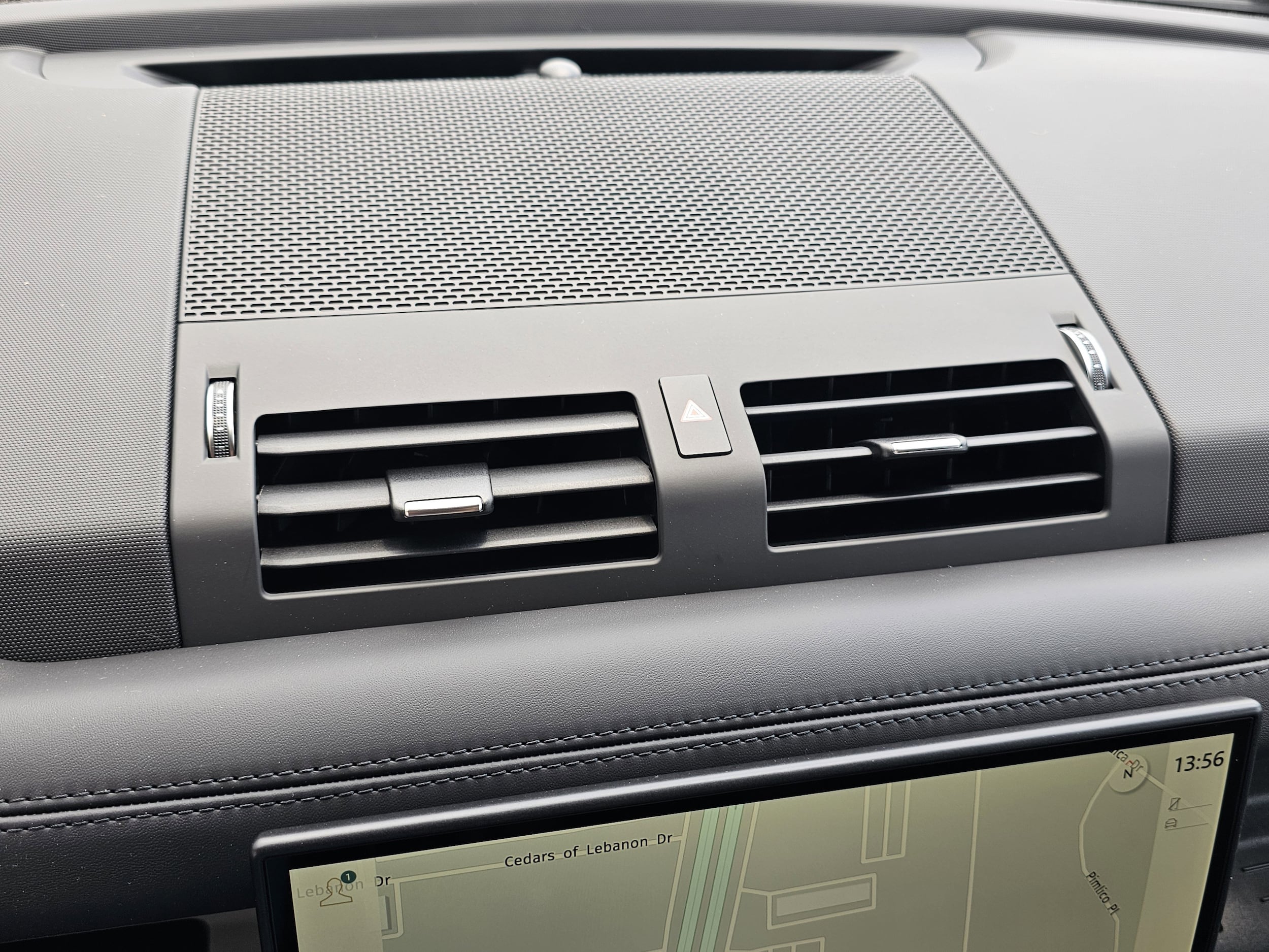2025 Land Rover Defender S - Photo 20