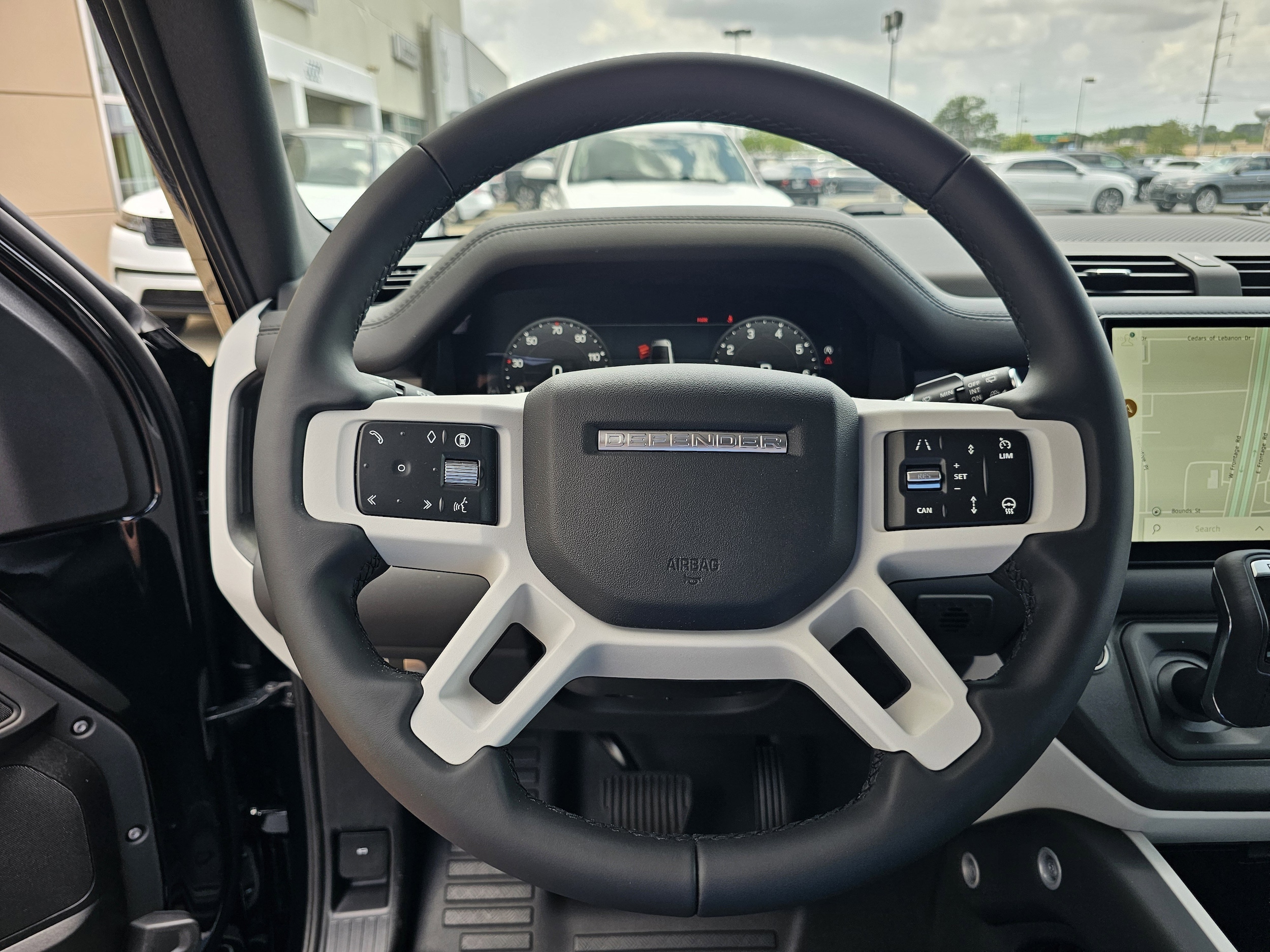 2025 Land Rover Defender S - Photo 23