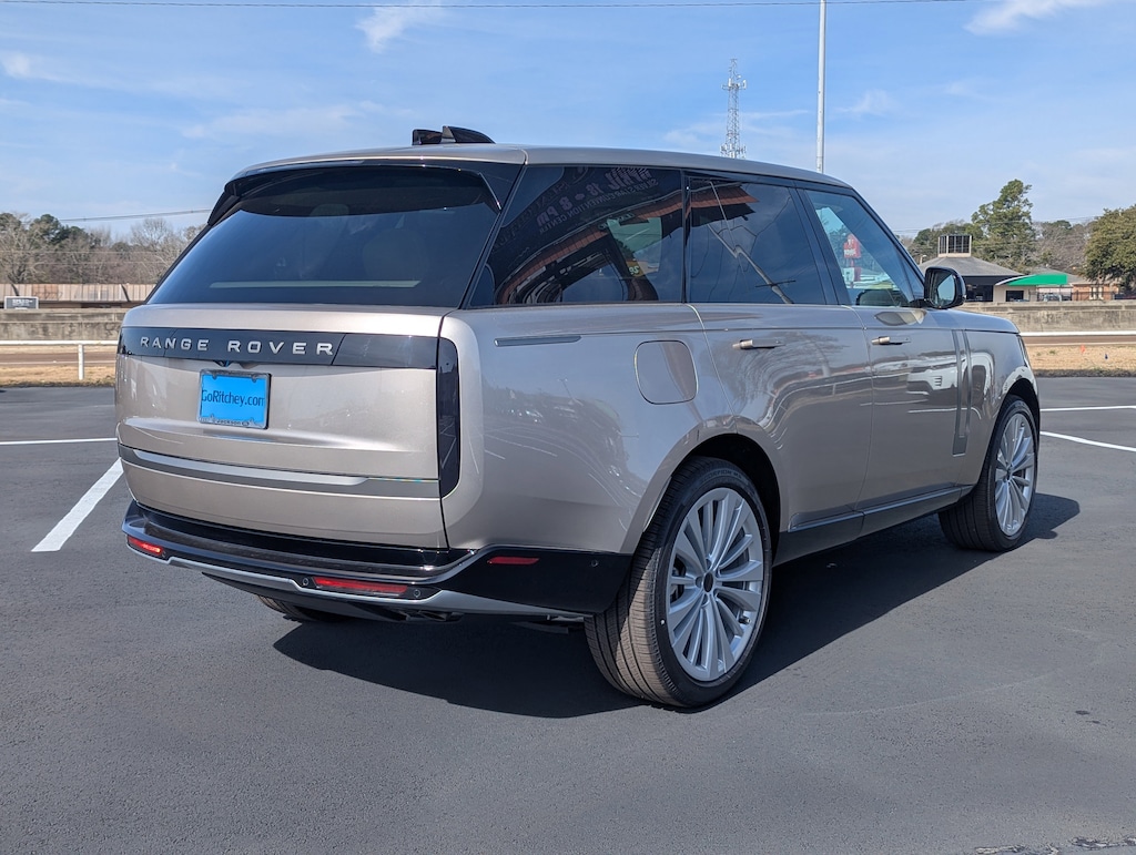 New 2026 Land Rover Range Rover SE SUV