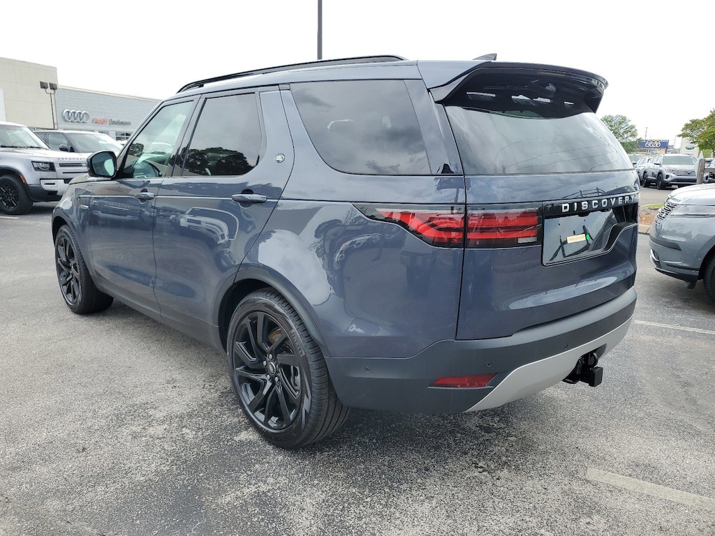 New 2024 Land Rover Discovery S SUV