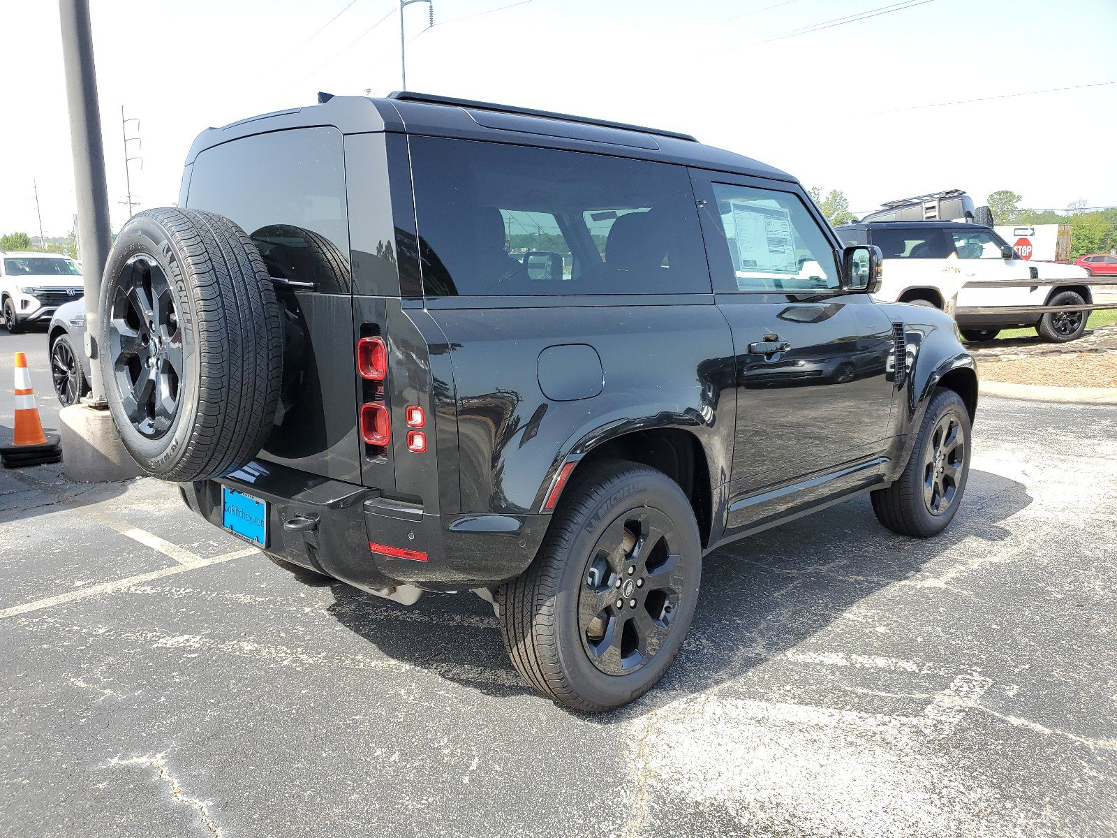 2024 Land Rover Defender 90 X-Dynamic SE P400's photo