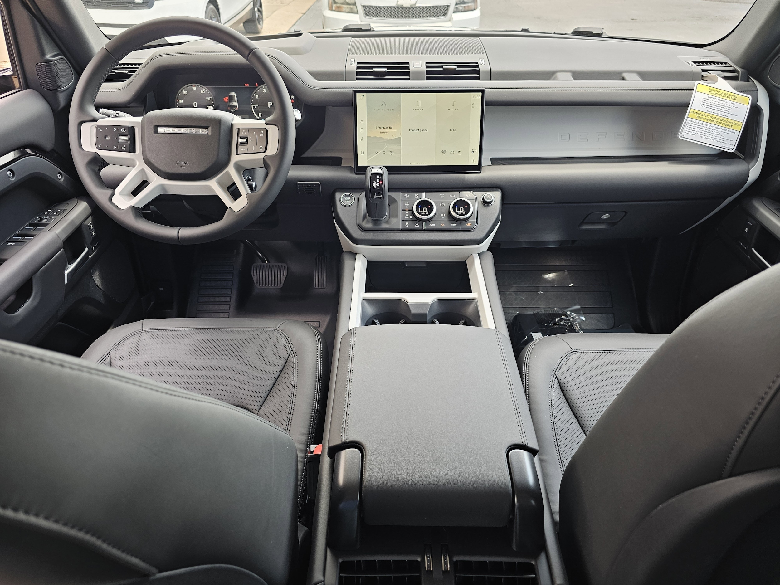 2025 Land Rover Defender S - Photo 8