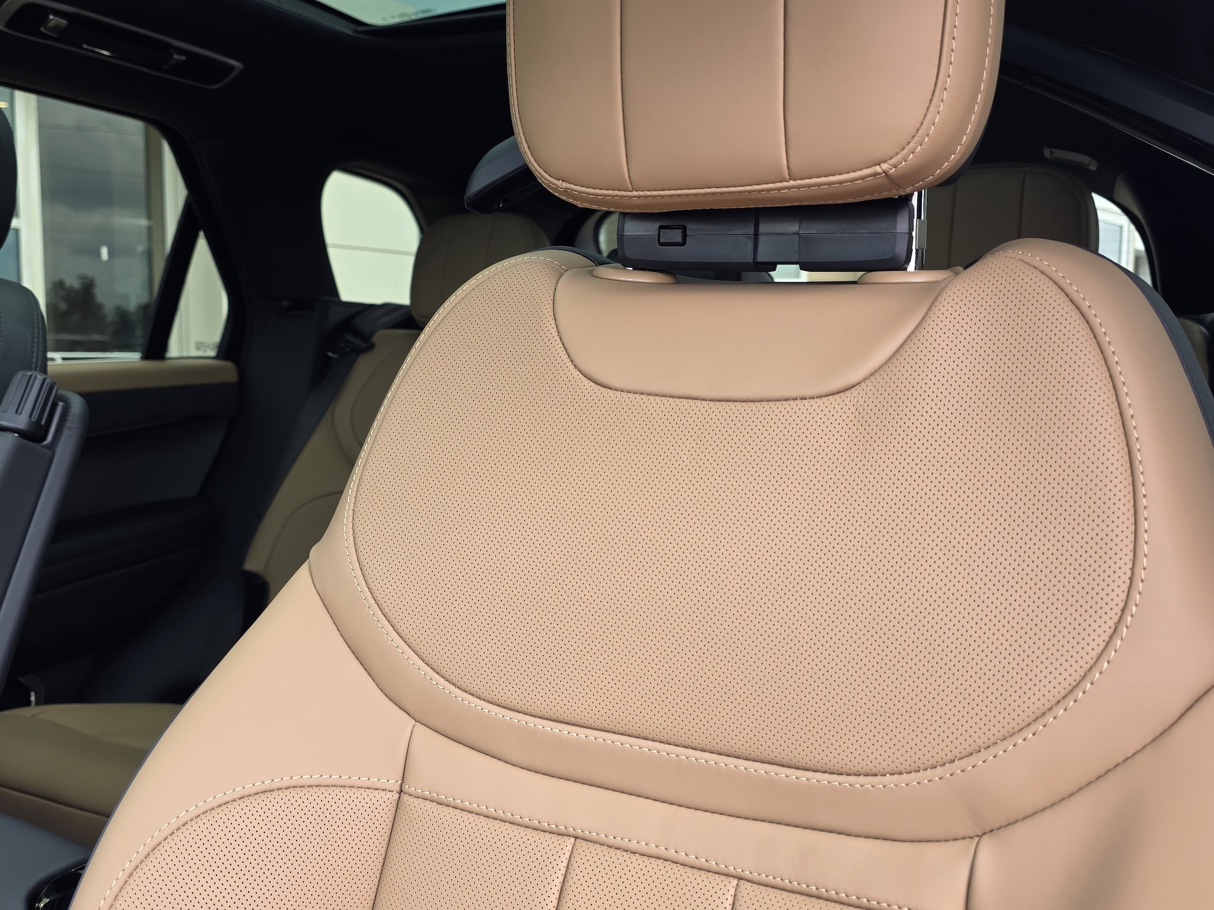 2026 Land Rover Range Rover Sport Dynamic SE - Photo 17