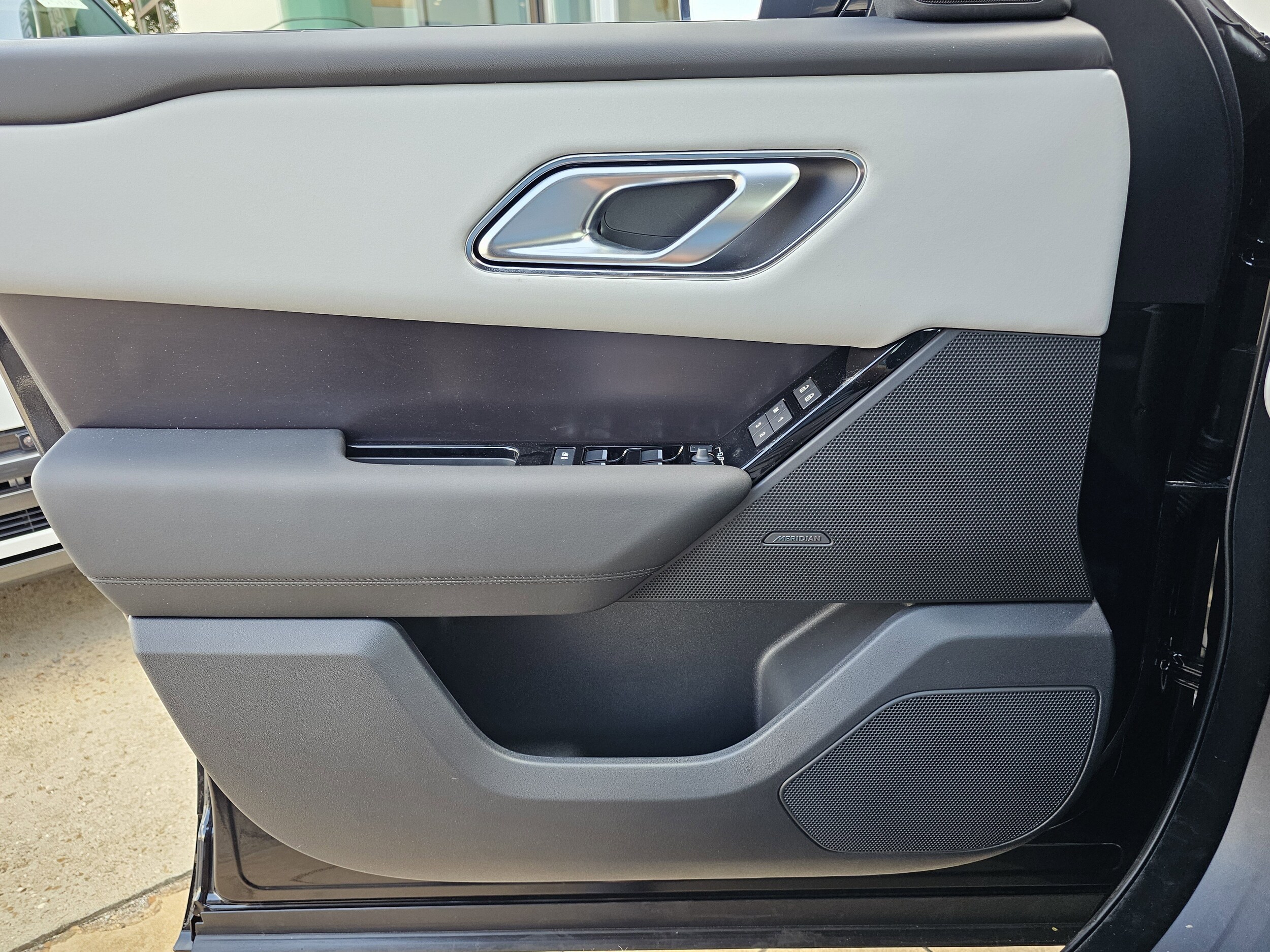 2026 Land Rover Range Rover Velar Dynamic SE - Photo 17
