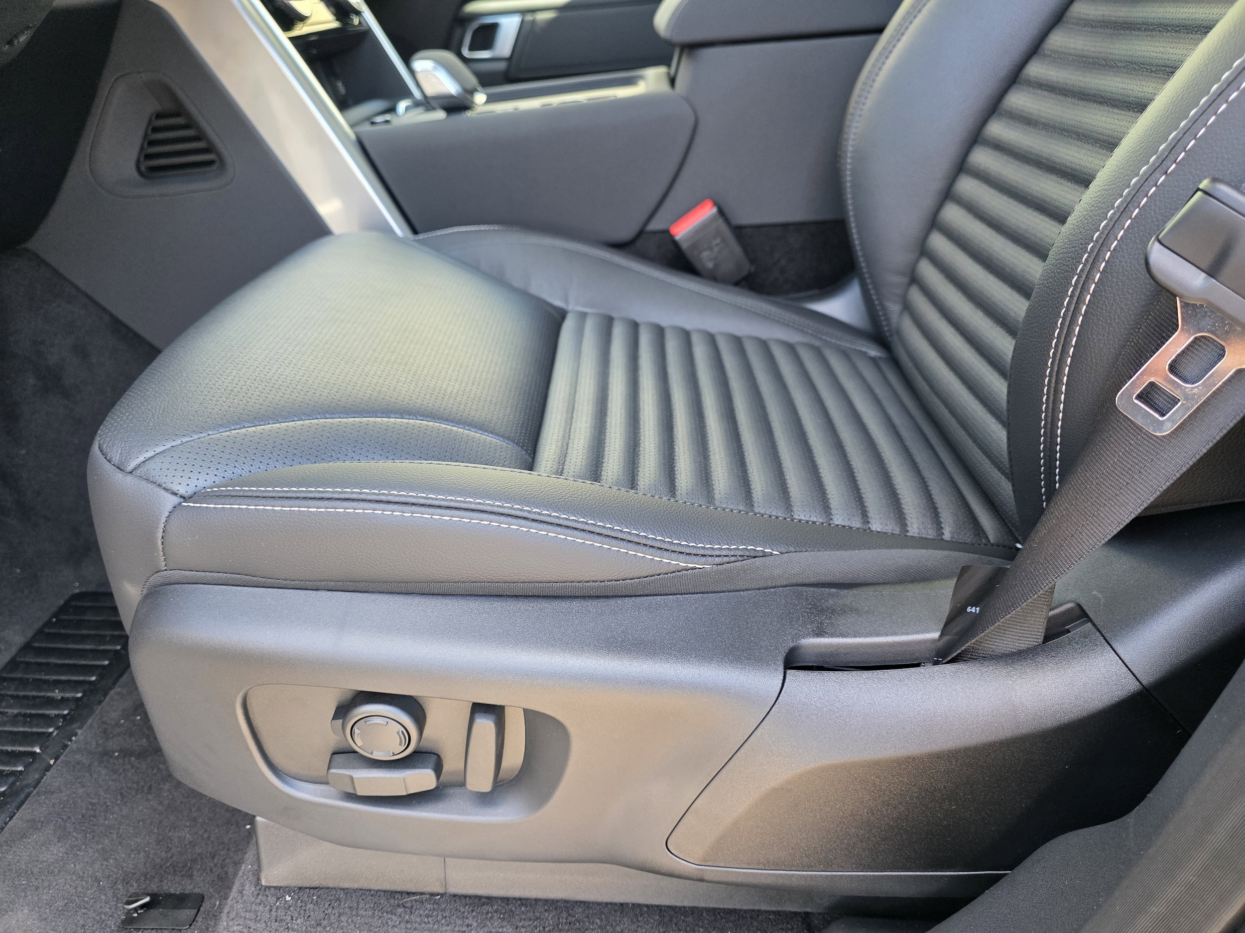 2025 Land Rover Discovery S - Photo 15