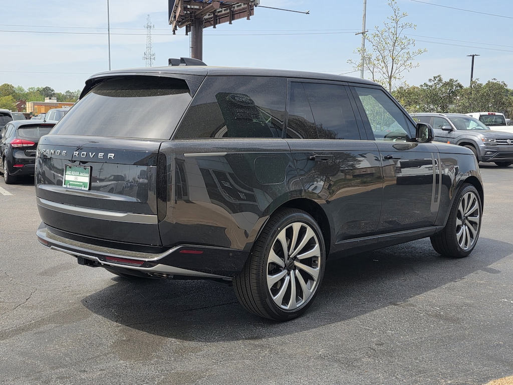 New 2026 Land Rover Range Rover SE SUV
