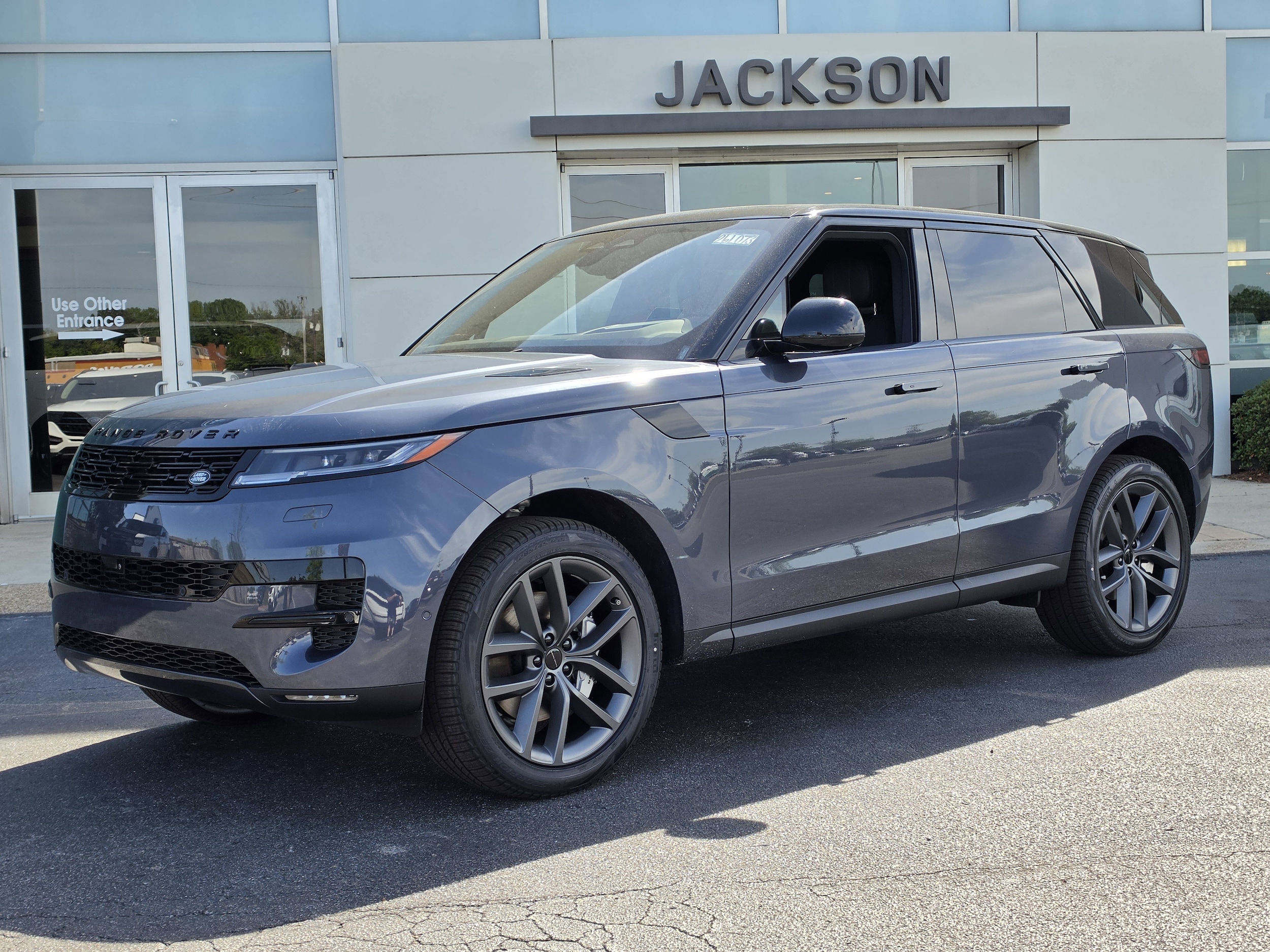 2026 Land Rover Range Rover Sport P360 SE MHEV's photo