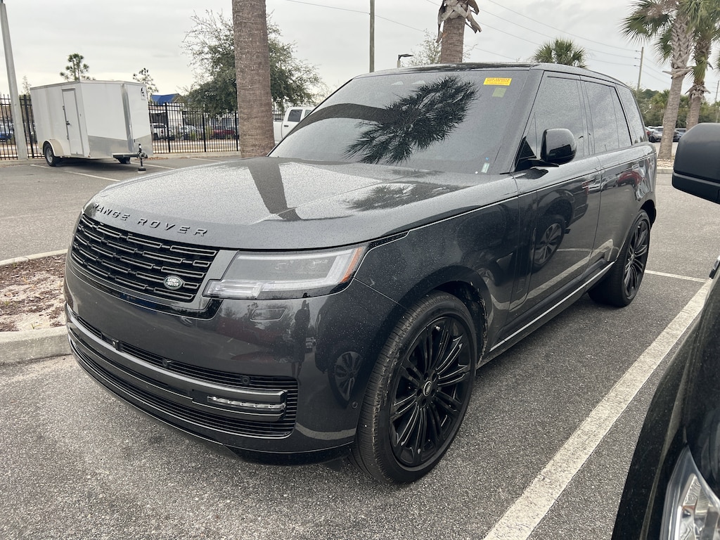 Used 2025 Land Rover Range Rover SE P400 SE SWB