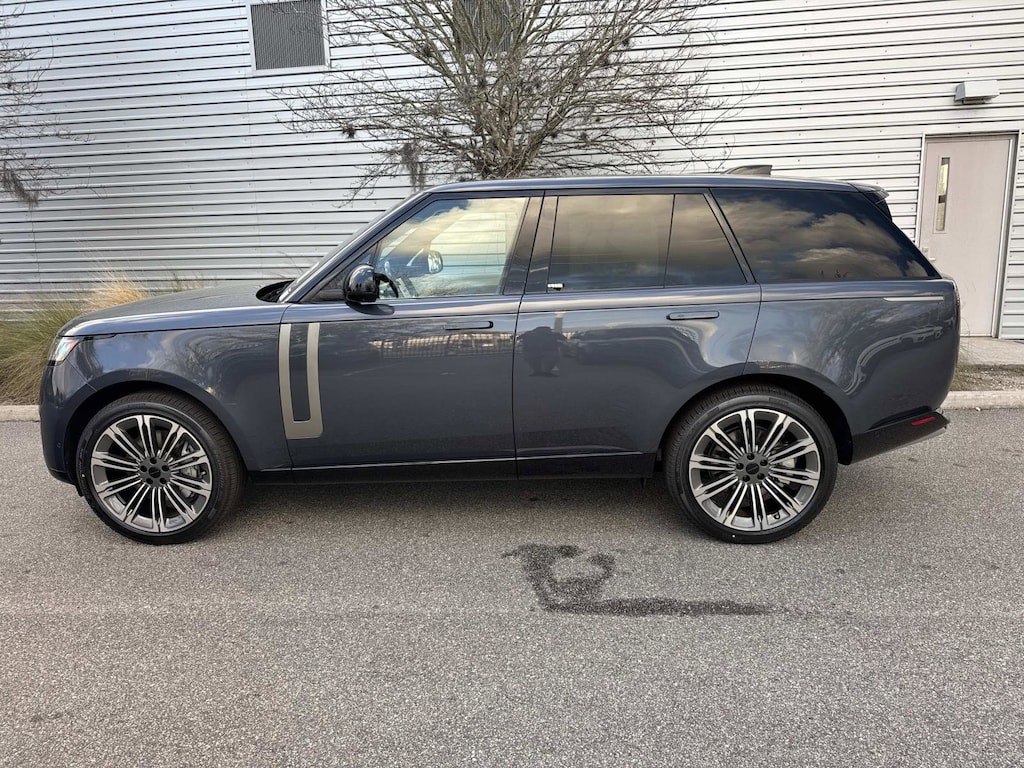 New 2026 Land Rover Range Rover SE SUV