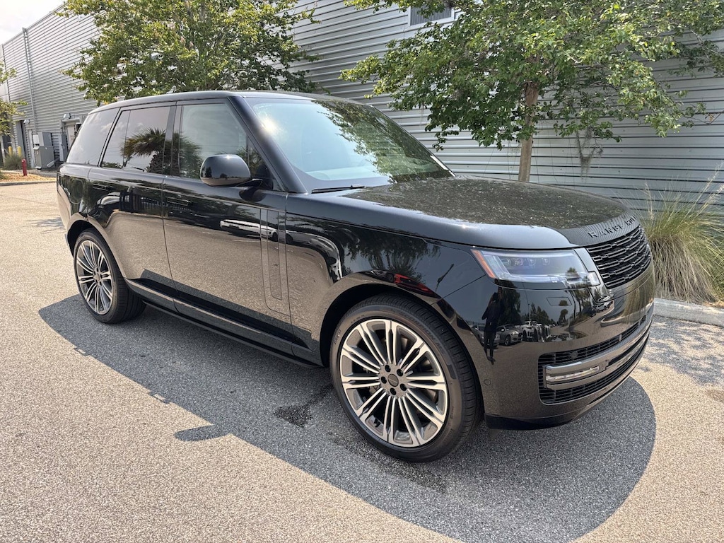 New 2026 Land Rover Range Rover SE SUV
