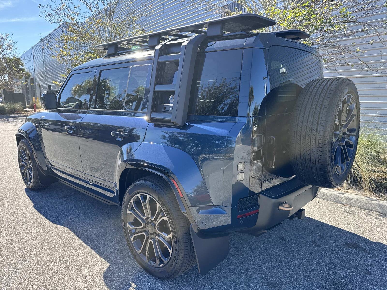 2026 Land Rover Defender 110 photo 3