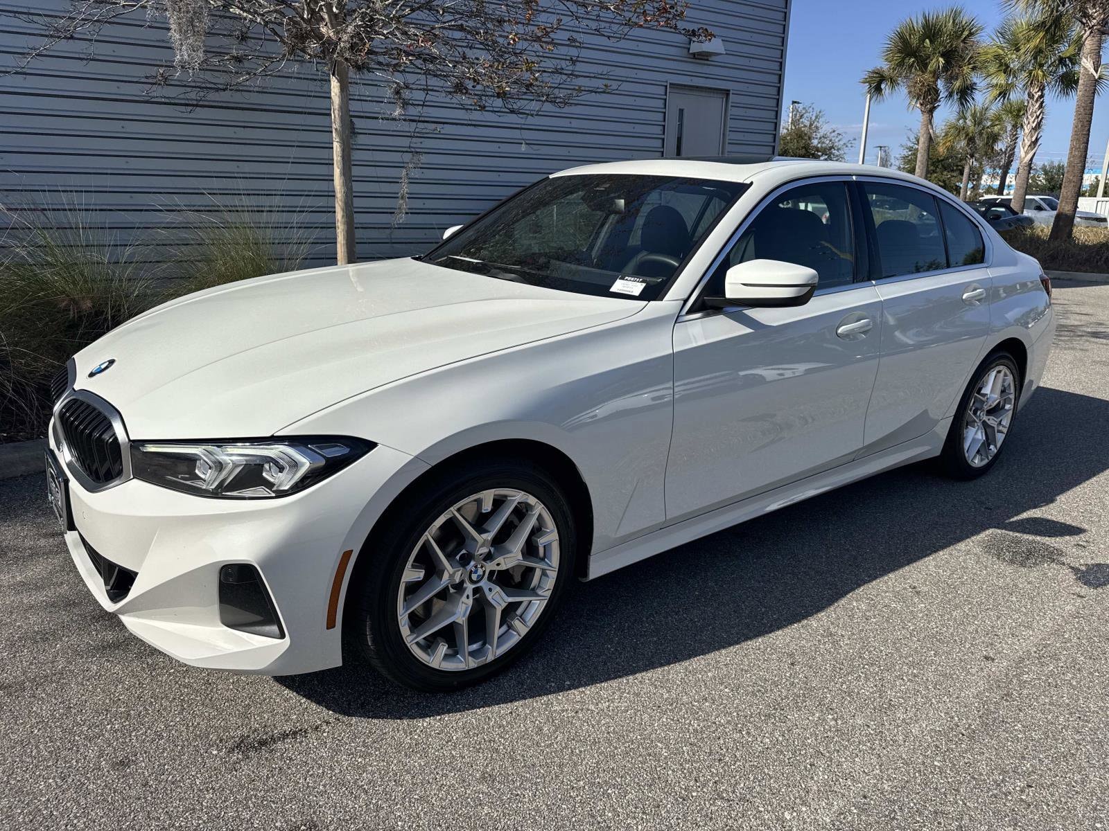 2025 BMW 3 Series 330i's photo