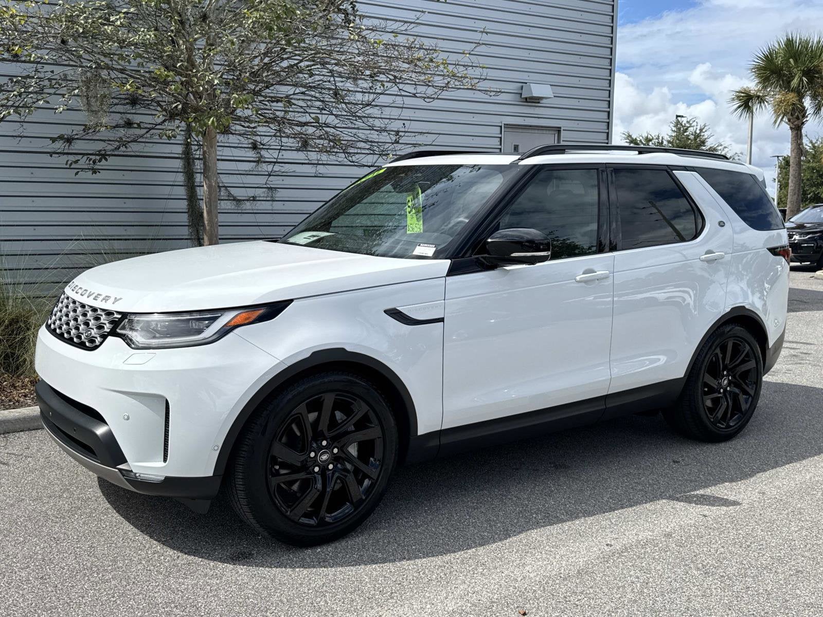 2025 Land Rover Discovery S's photo
