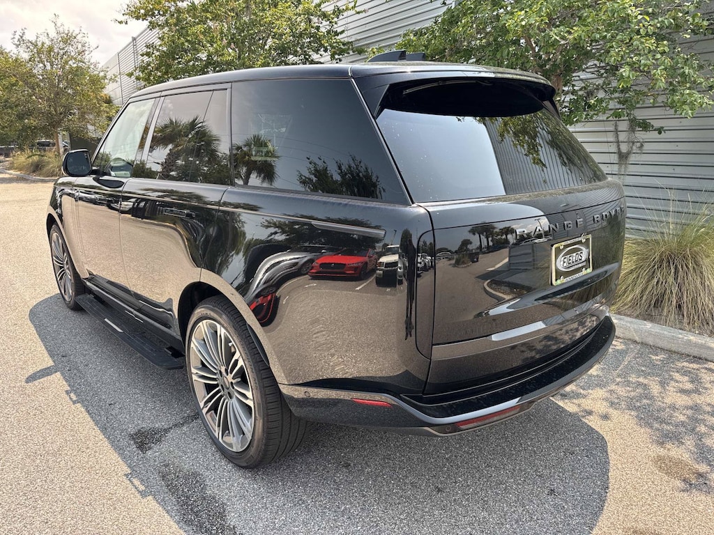 New 2026 Land Rover Range Rover SE SUV