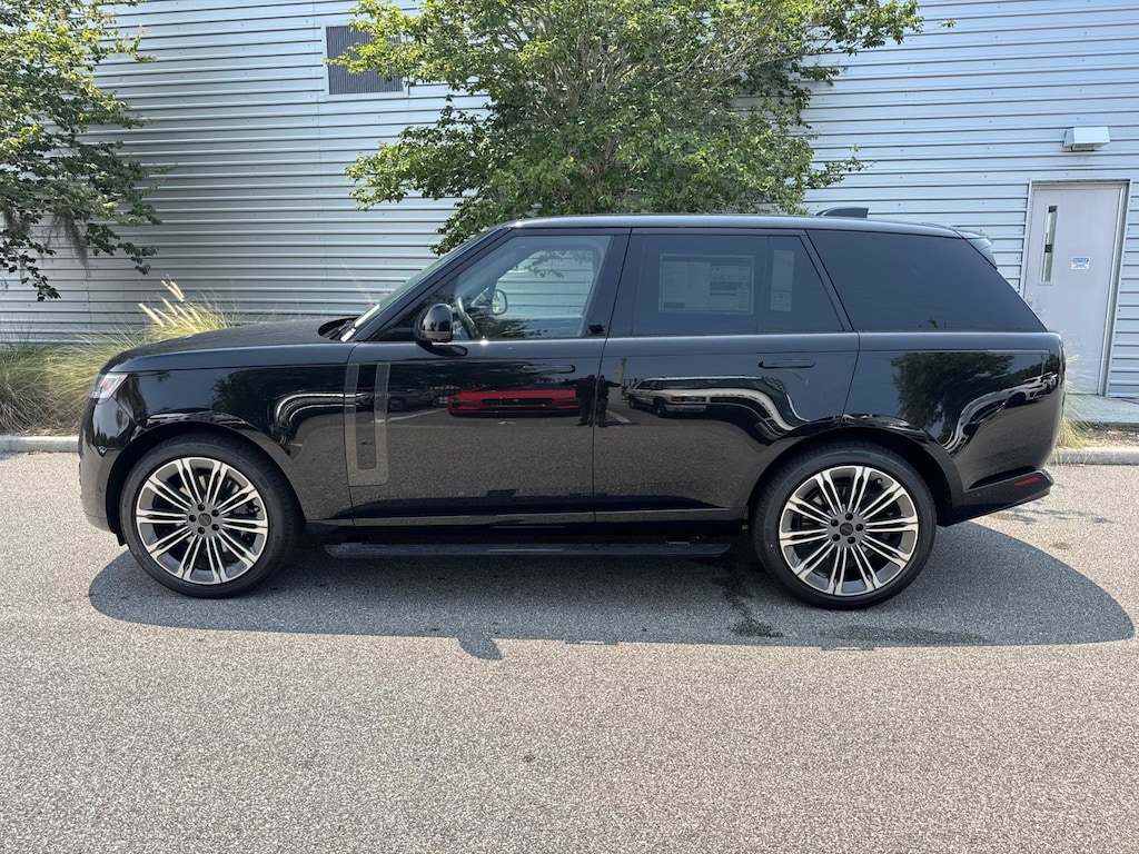 New 2026 Land Rover Range Rover SE SUV