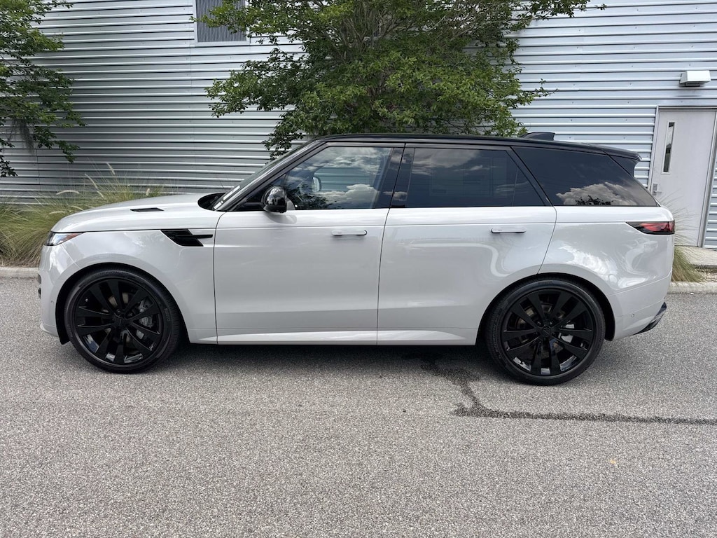 New 2026 Land Rover Range Rover Sport Dynamic SE SUV