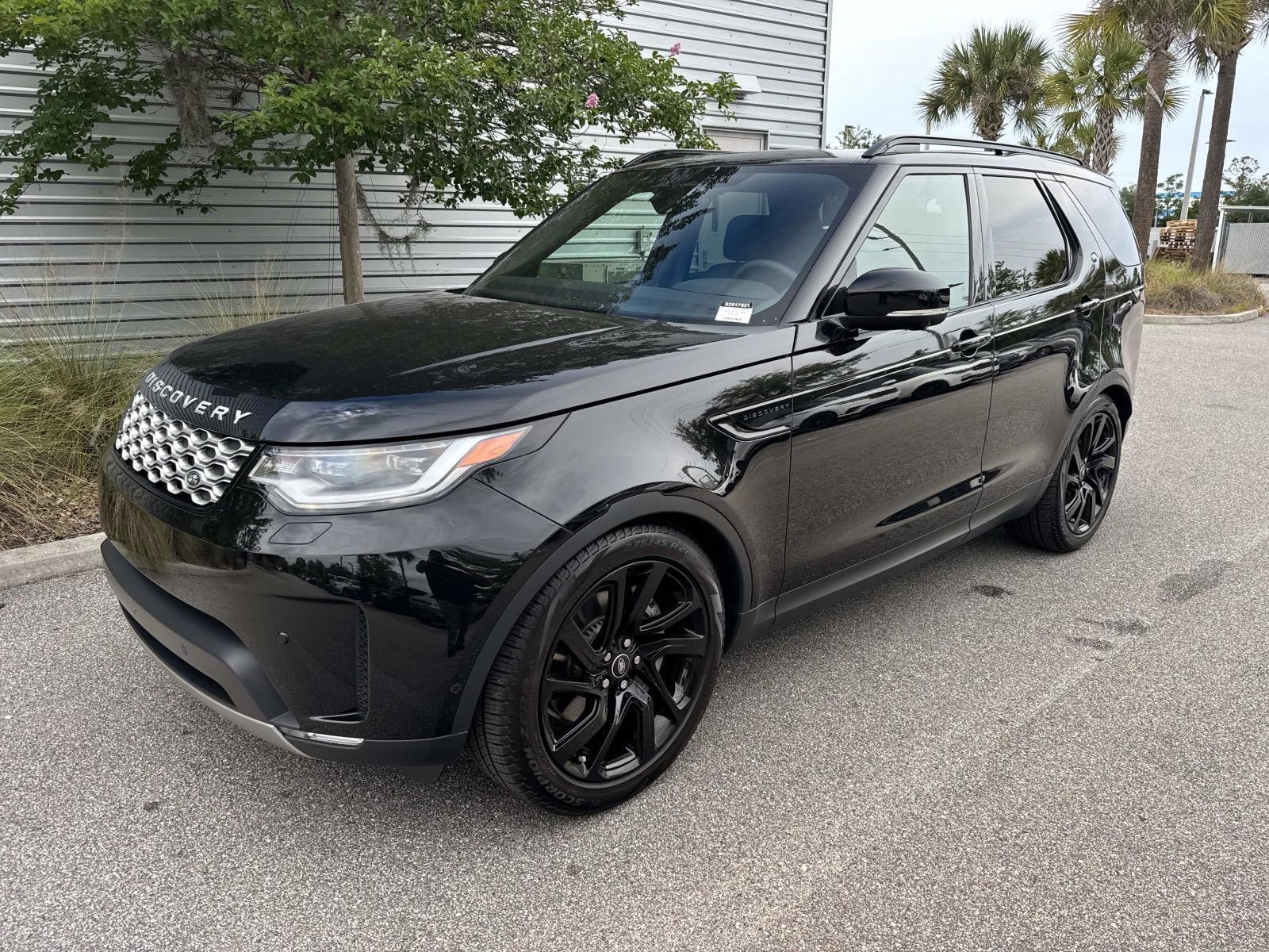 2025 Land Rover Discovery P300 S's photo