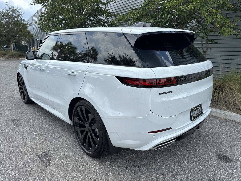 New 2026 Land Rover Range Rover Sport Dynamic SE SUV