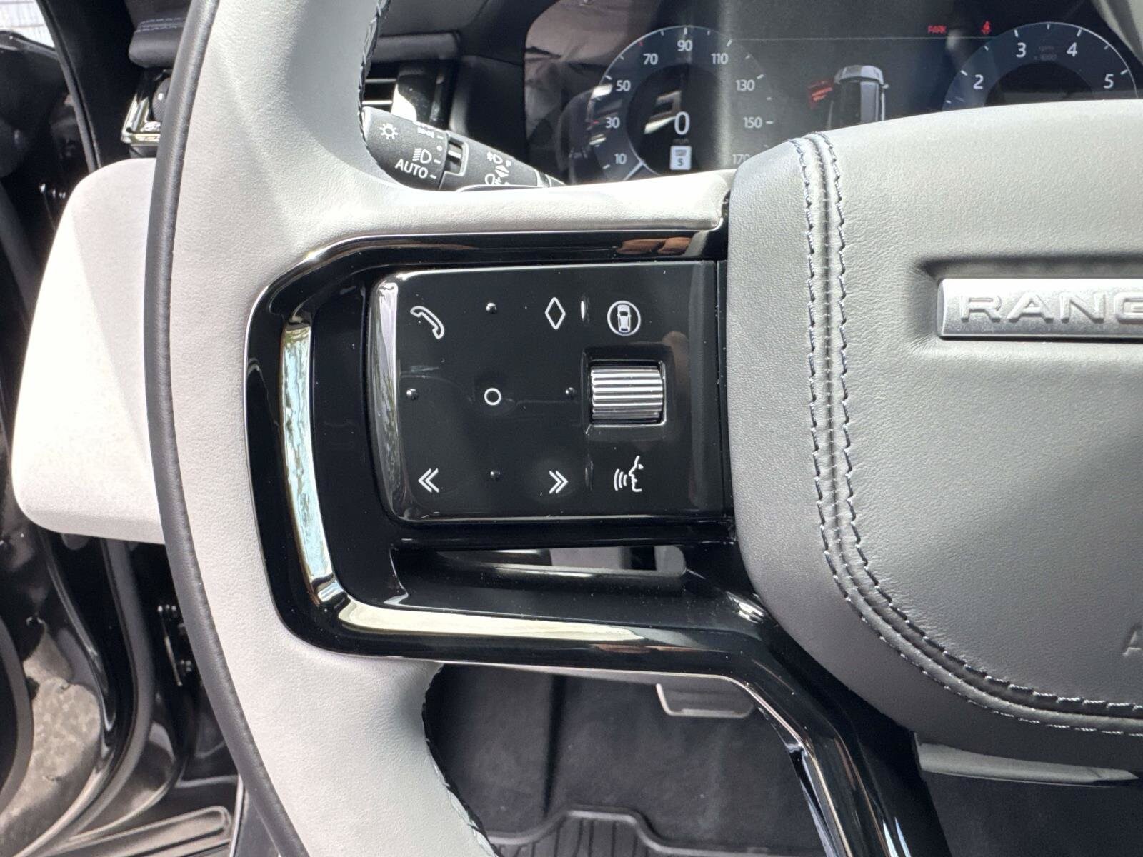 2026 Land Rover Range Rover Velar Dynamic SE - Photo 32
