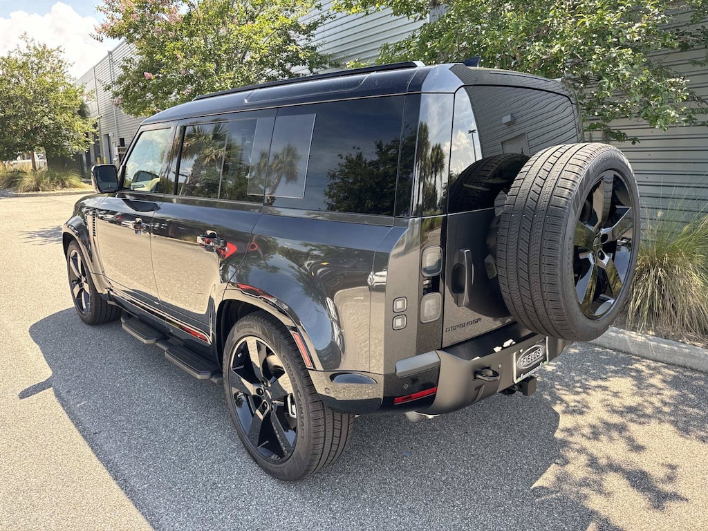 New 2026 Land Rover Defender 110 X-Dynamic SE SUV