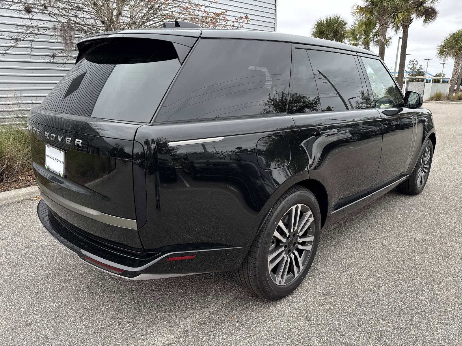 2026 Land Rover Range Rover SE - Photo 6