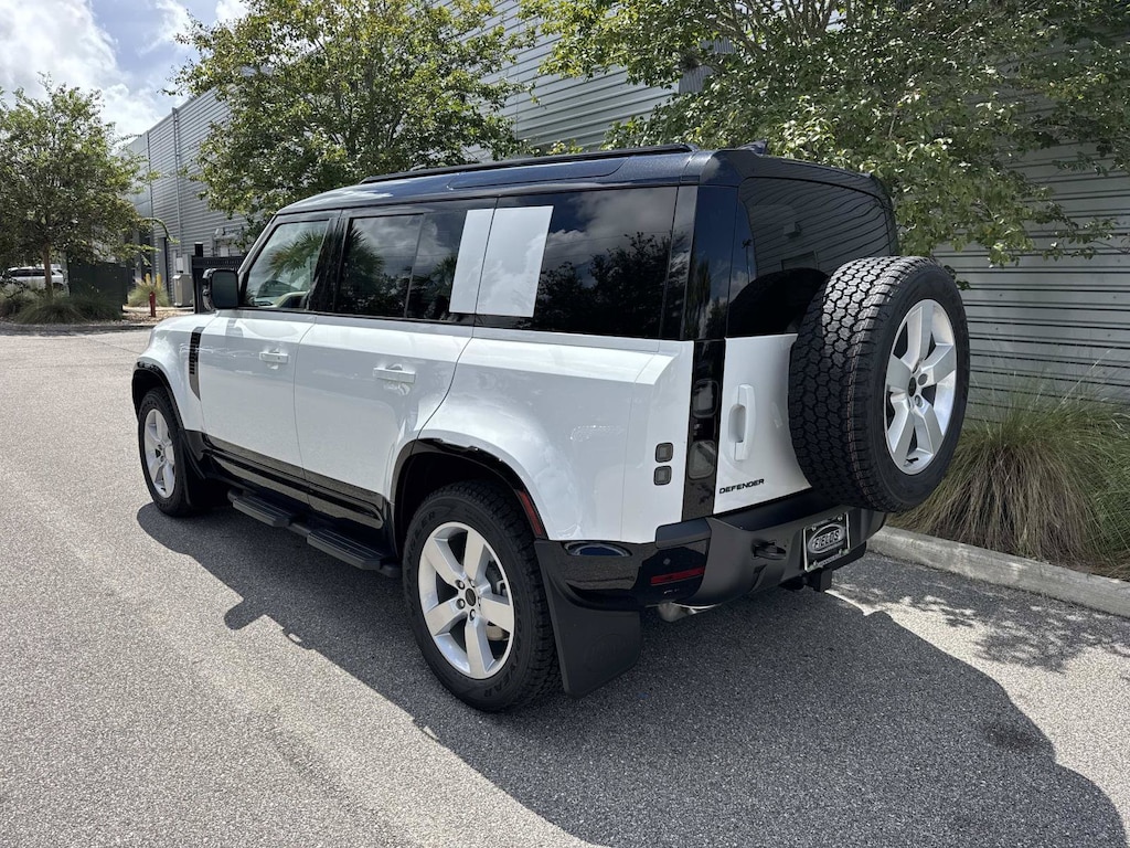 New 2026 Land Rover Defender 110 X-Dynamic SE SUV