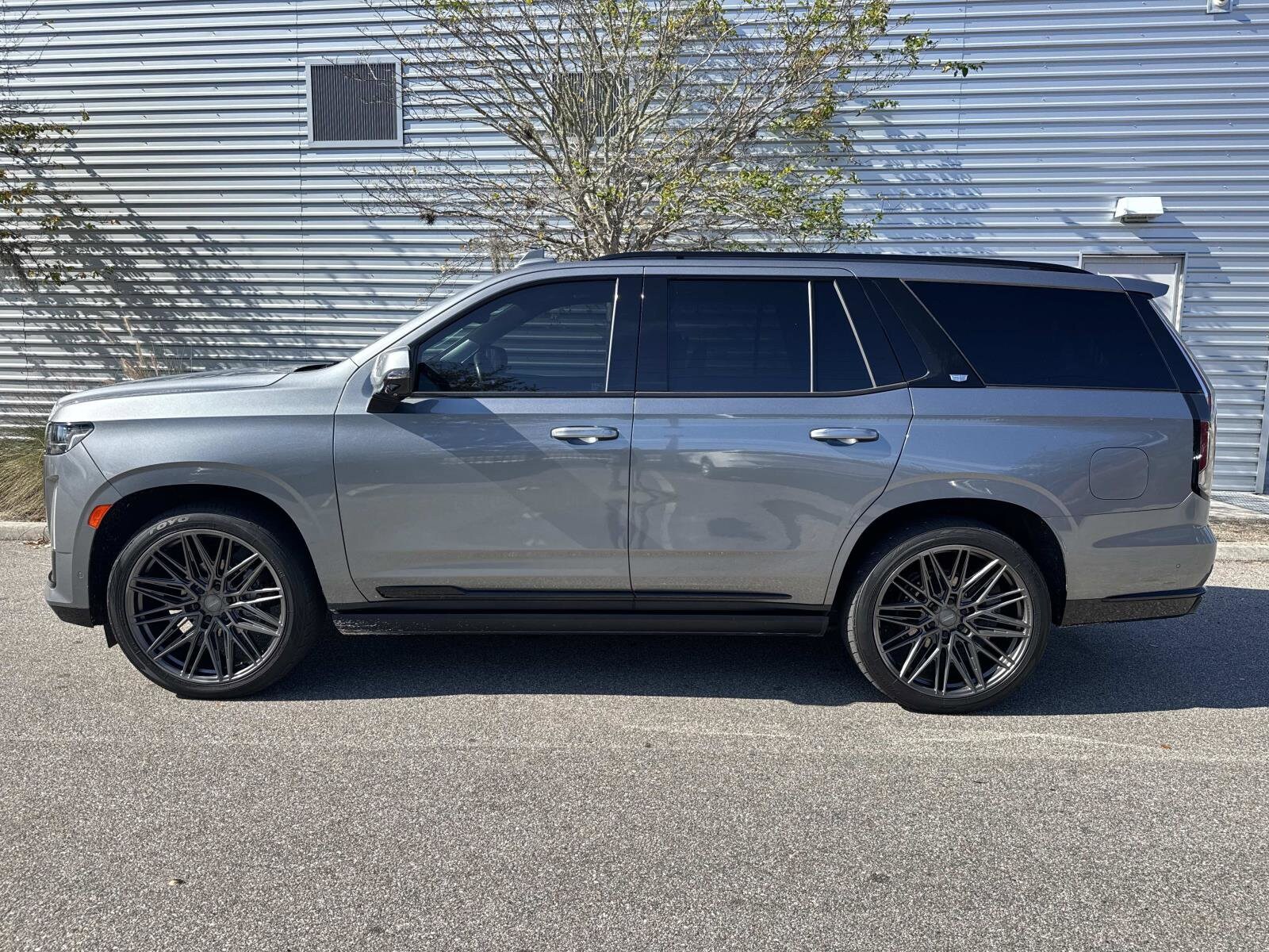 2021 Cadillac Escalade Sport Platinum photo 2